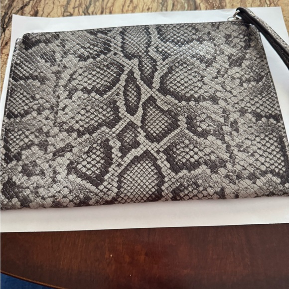 Michael Kors Black and Gray Snake Print Pouch/clutch/wristlet - Picture 3 of 6
